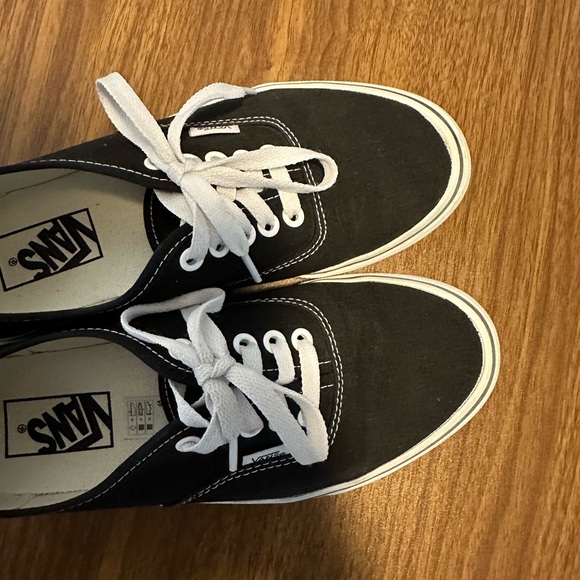 Authentic Vans - Picture 8 of 8